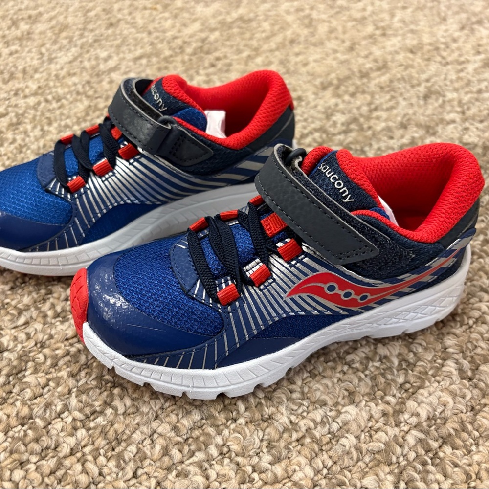 Saucony Velocer AC Sneakers Boys 11 Wide